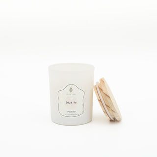 Déjà vu by Ollie & Co. with lemongrass, sage, eucalyptus, cotton flower.